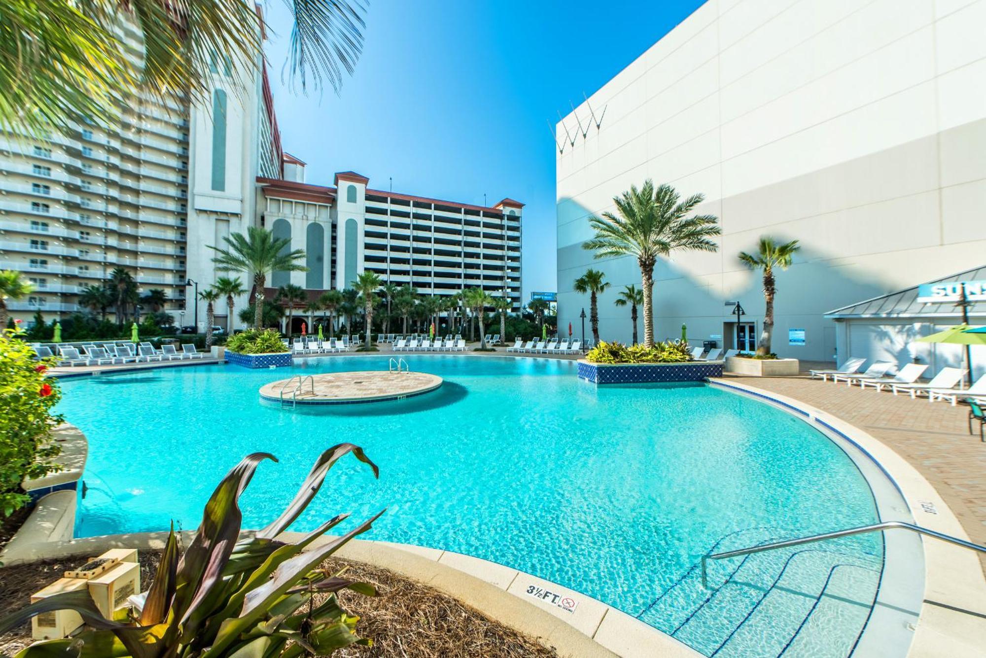 Laketown Wharf 1608 By Emerald Coast Retreats Apartment Panama City Beach